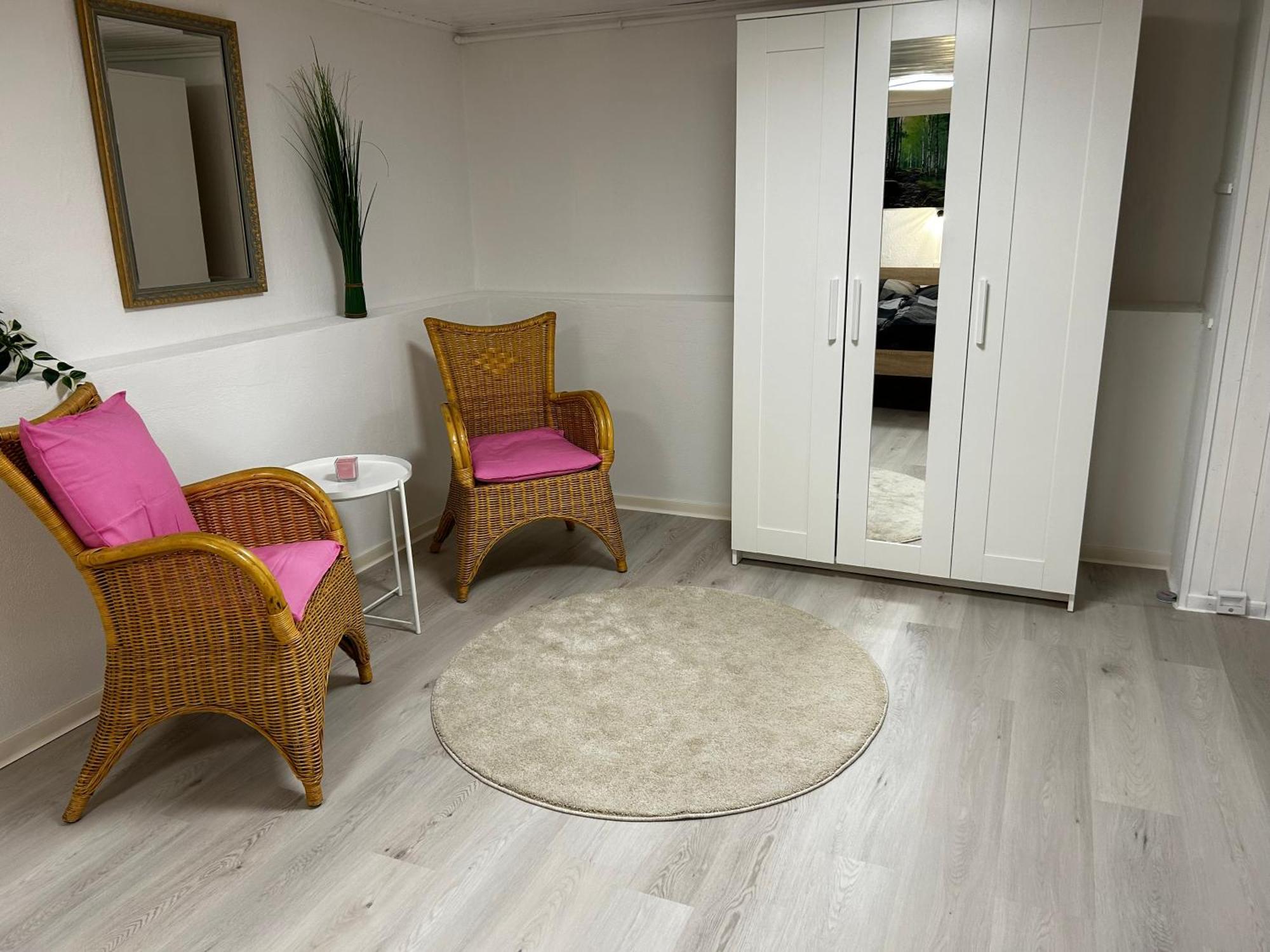 Guidos Place Souterrain Apartment Weissenthurm Екстериор снимка